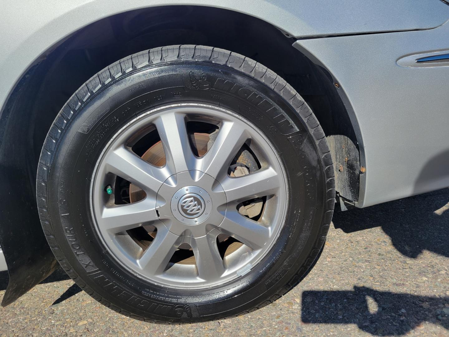 2009 Silver /Black Buick LaCrosse (2G4WD582091) with an 3.8L V6 engine, 5 Speed Automatic transmission, located at 450 N Russell, Missoula, MT, 59801, (406) 543-6600, 46.874496, -114.017433 - Photo#18